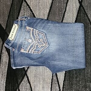 ROCK REVIVAL DELARA CURVY FIT EMBROIDERED RHINESTONES CROP DENIM JEAN